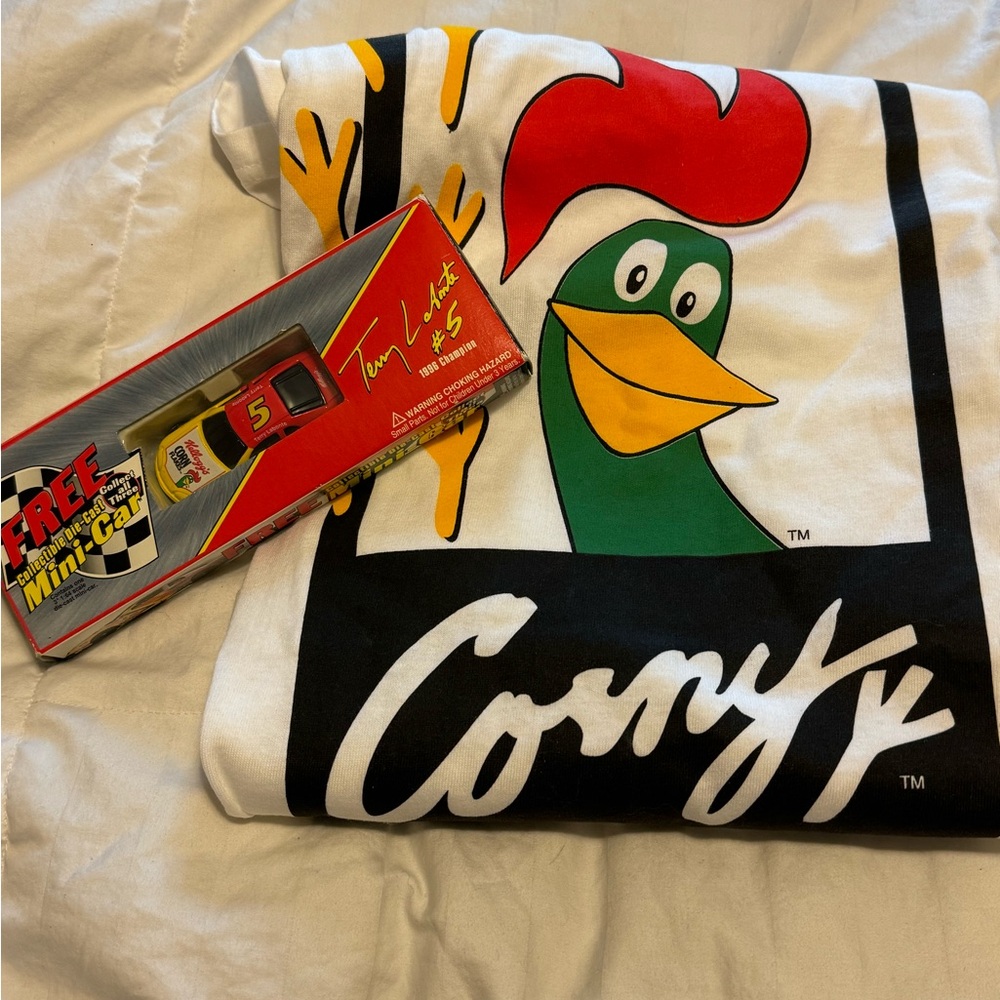 Kellog Corn Flake large vintage t-shirt. And toy car